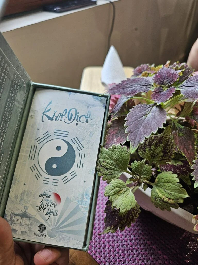 Ra mắt bộ thẻ bài Kinh Dịch: "Hỏa Thiên Đại Hữu" 8 photo 2024 07 20 11 24 57